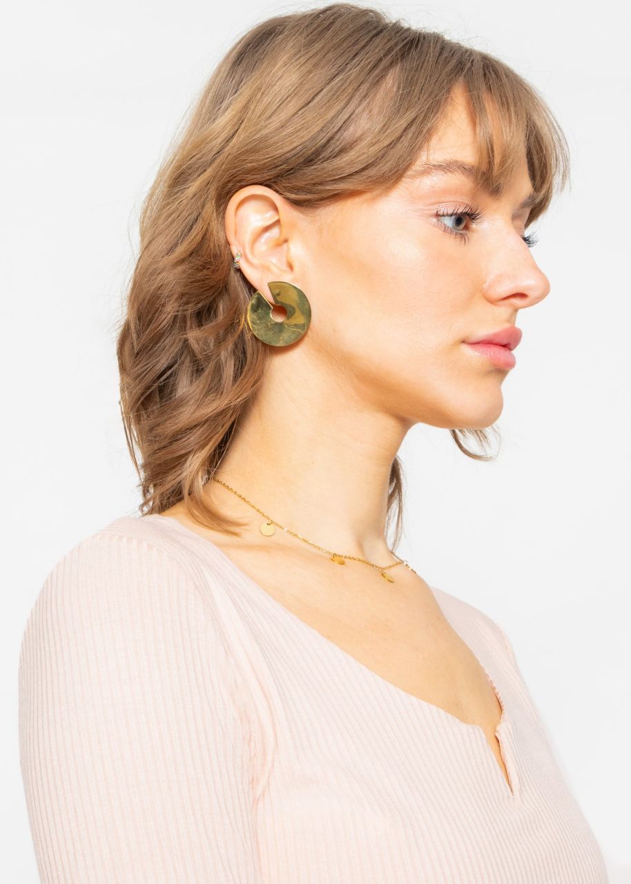 Flat circle earrings with cut-out - gold