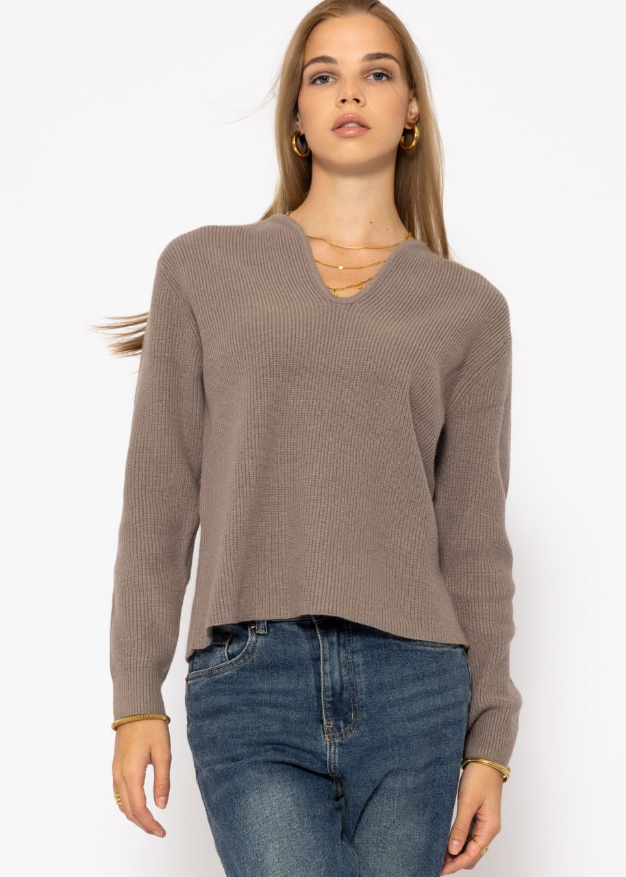 Jumper with accentuated V-neckline - taupe