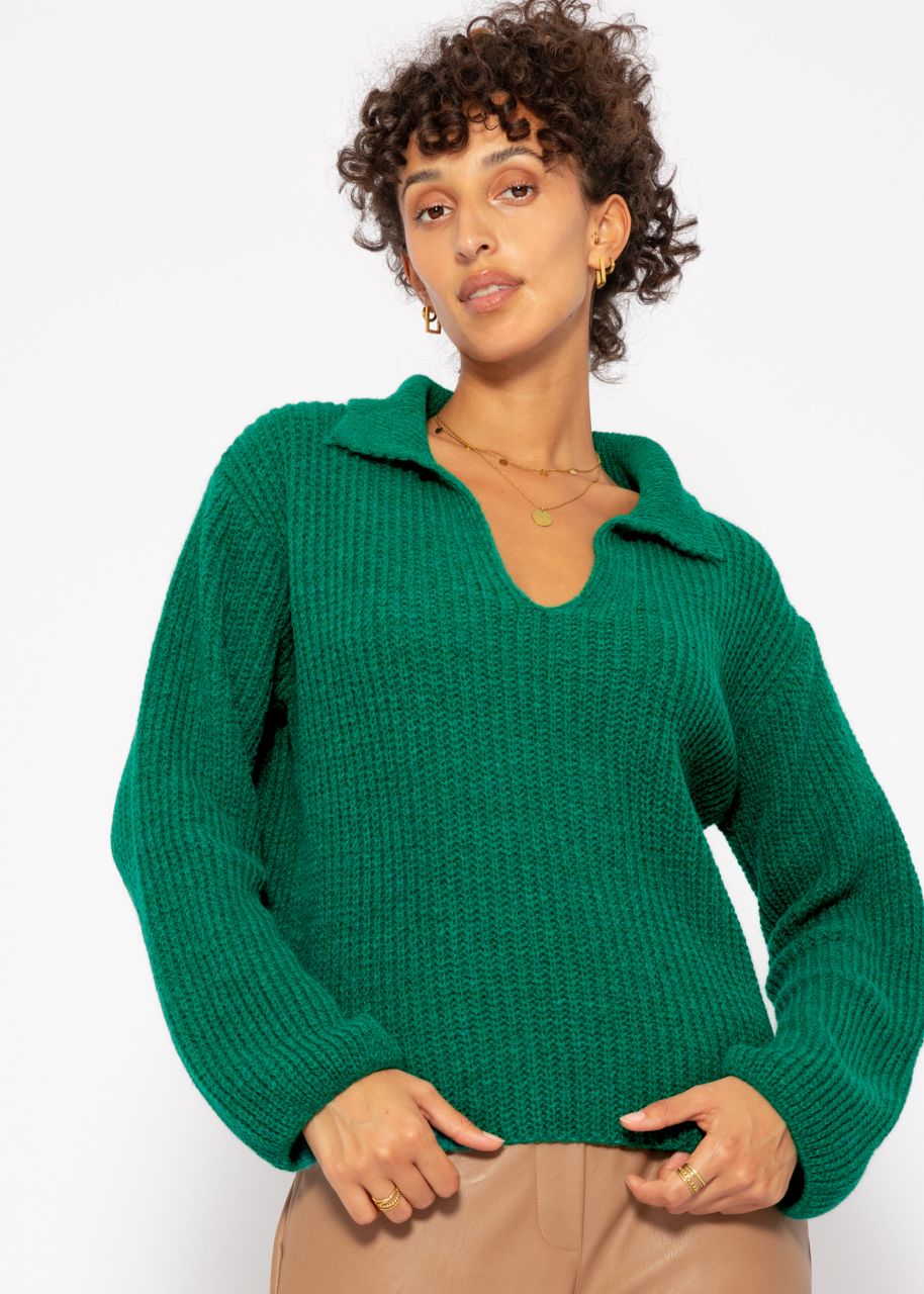 Oversized jumper with V-neck and collar - green