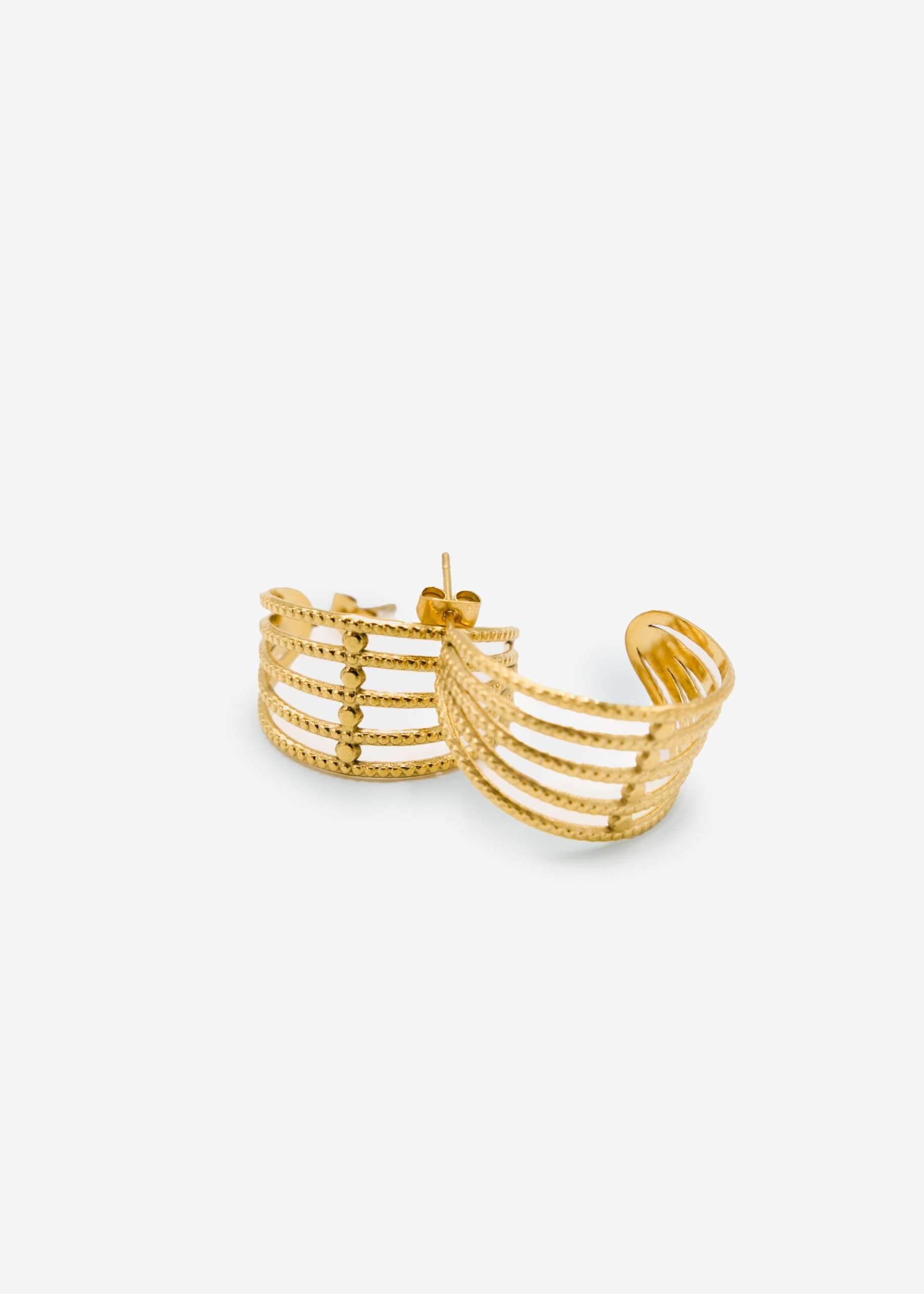 Multi-row hoop earrings with structure - gold