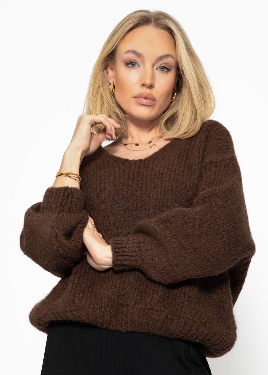 Oversized sweater with V-neck - brown