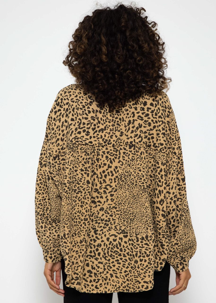 Muslin blouse oversize, short, with leo print, camel