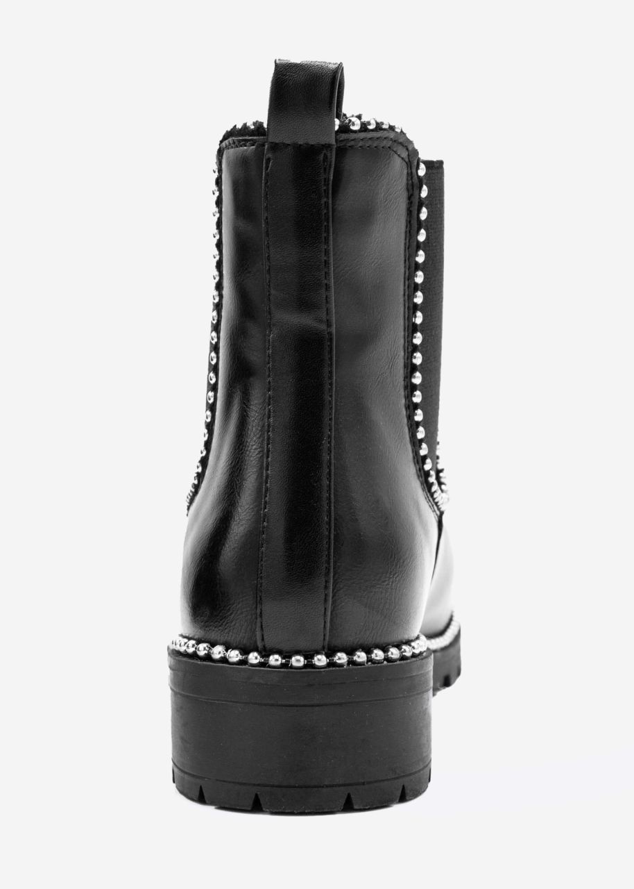 Chelsea boots with small ball studs, black