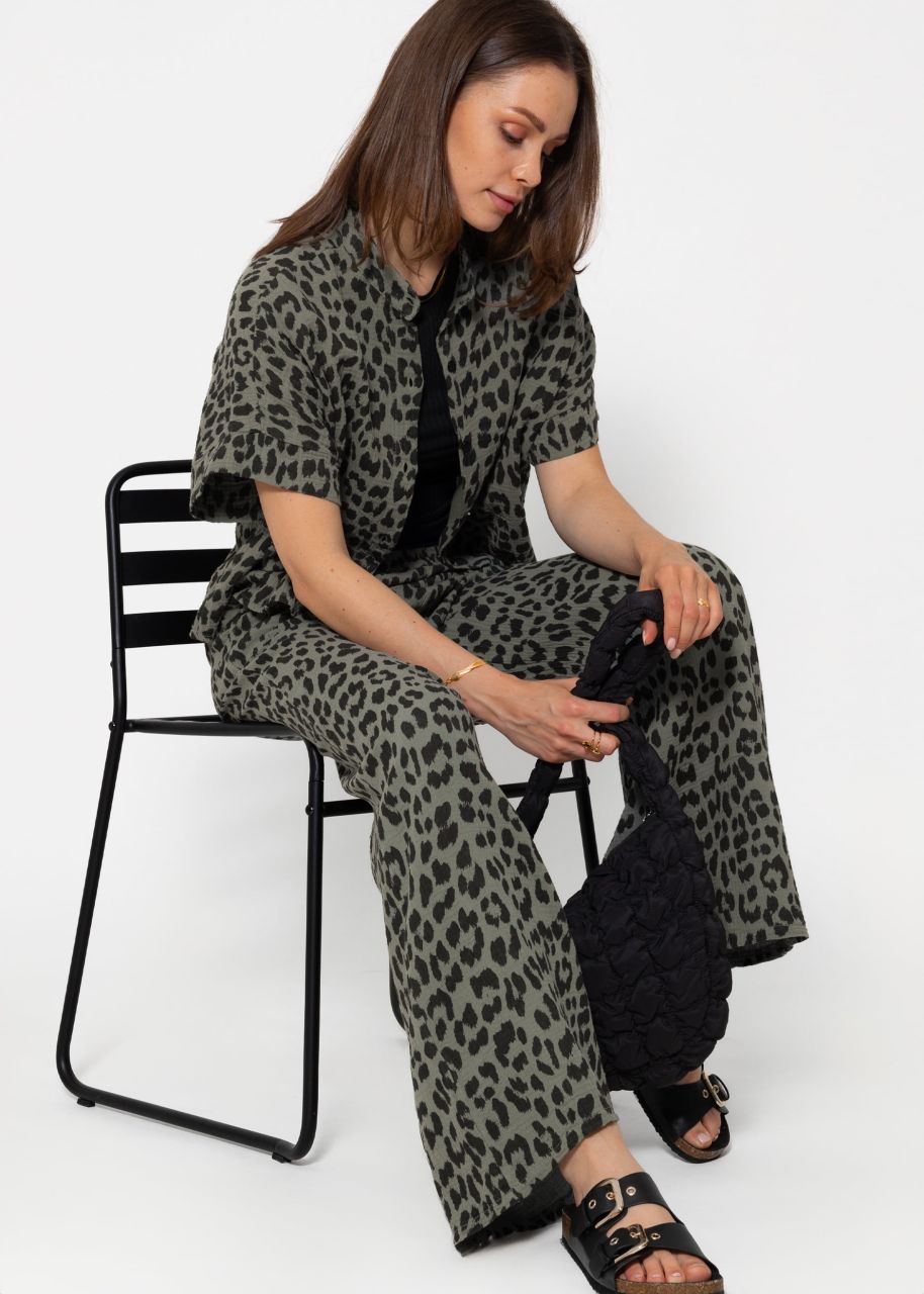 Muslin pants with wide legs in leopard print - khaki