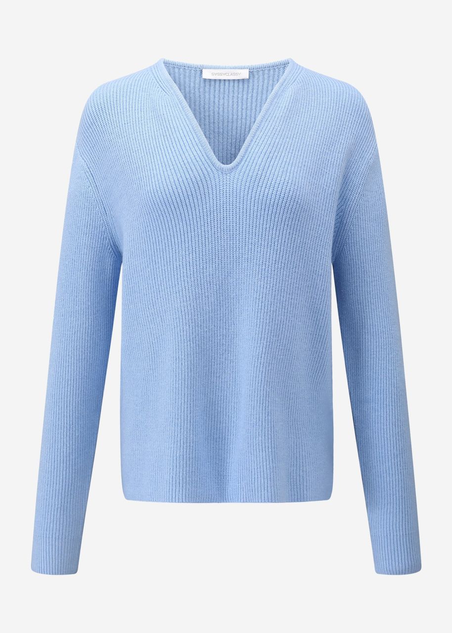 Jumper with accentuated V-neck - light blue