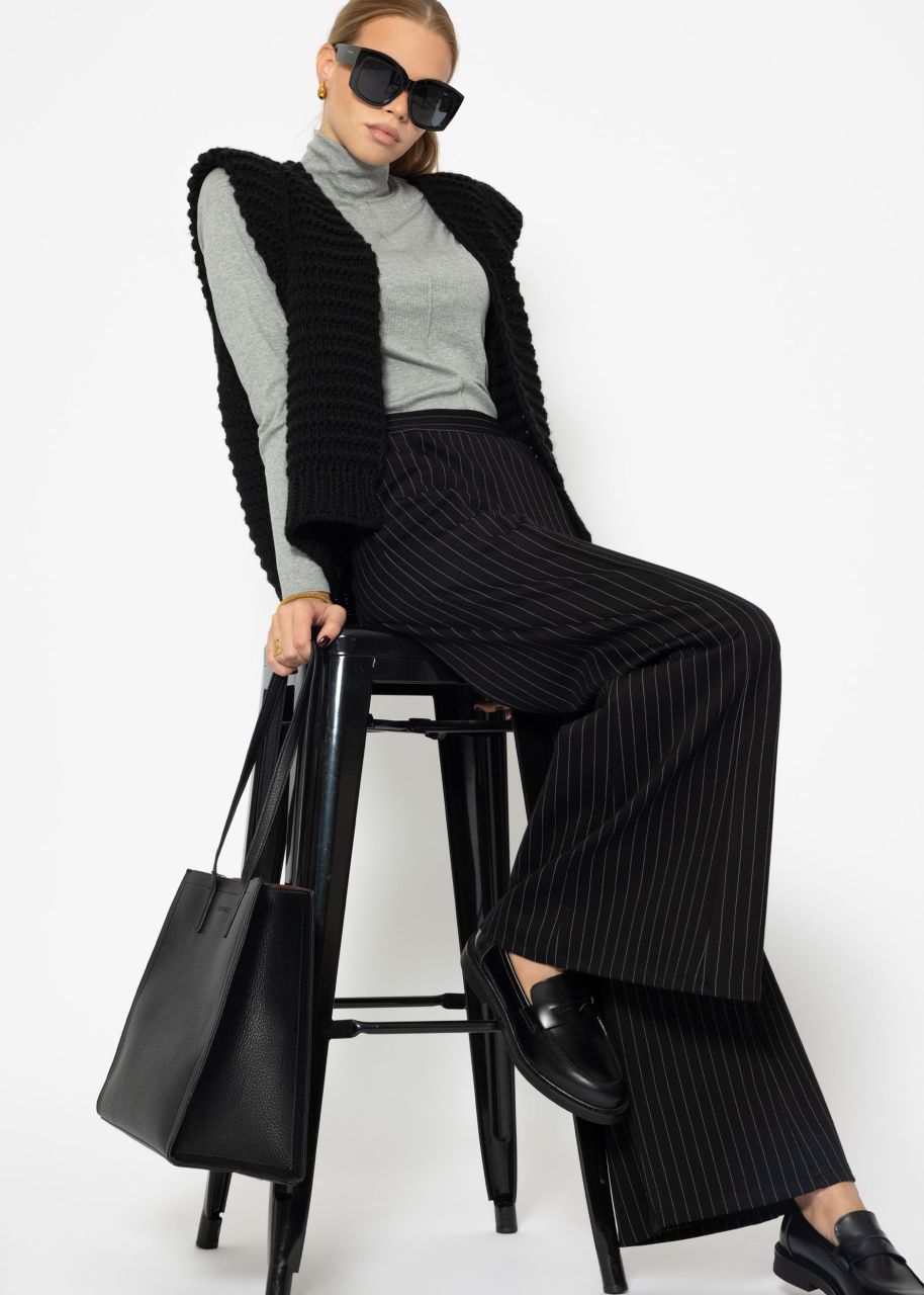 Wide trousers with pinstripes - black