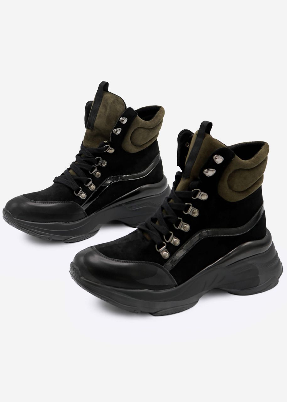 Boots with khaki detail, black