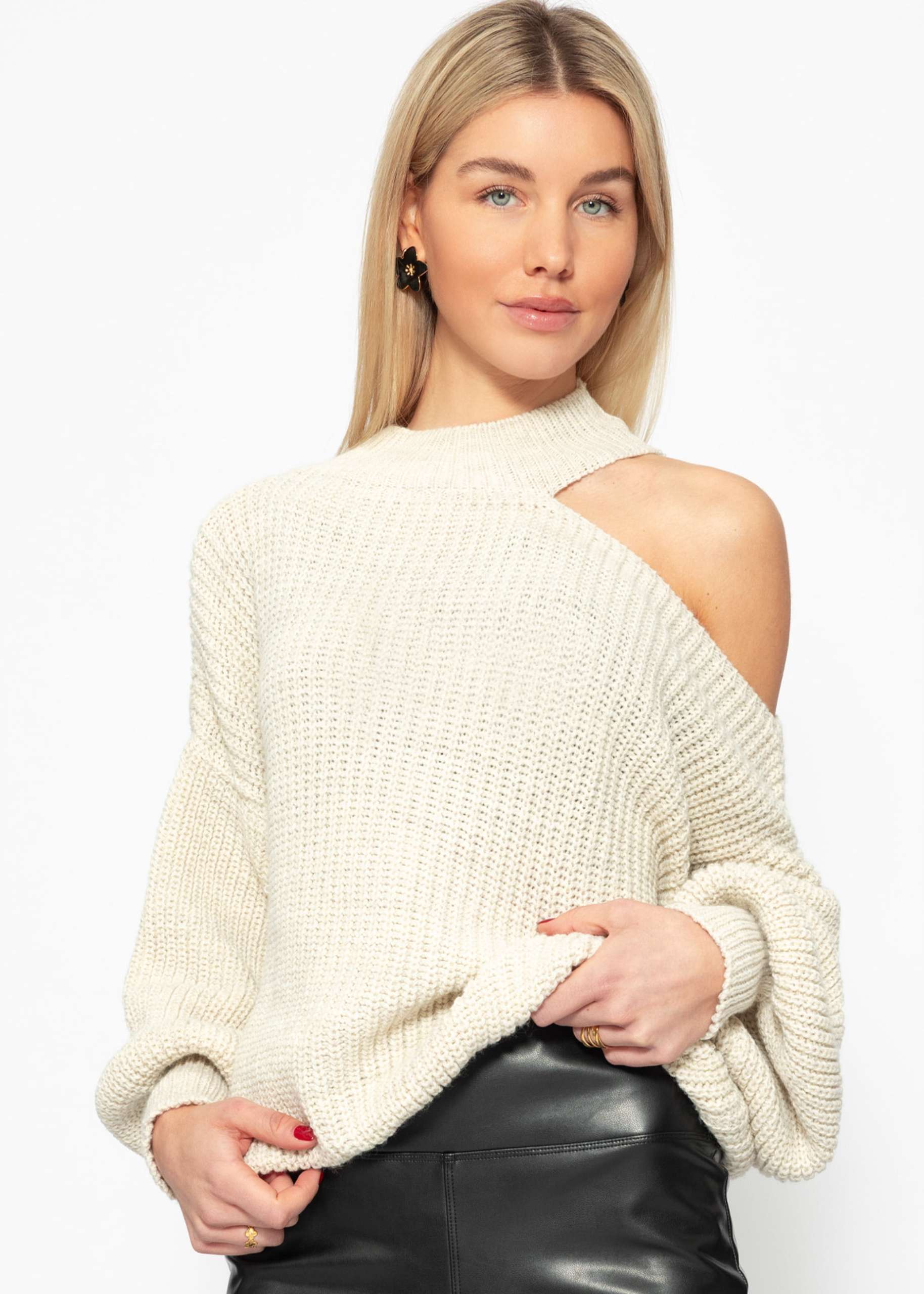 Oversize cut-out jumper - beige