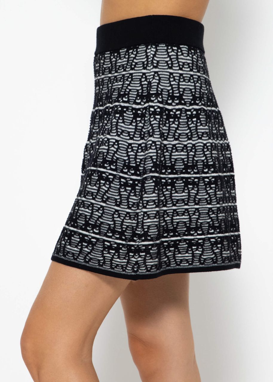 Knitted skirt with pattern - black-offwhite