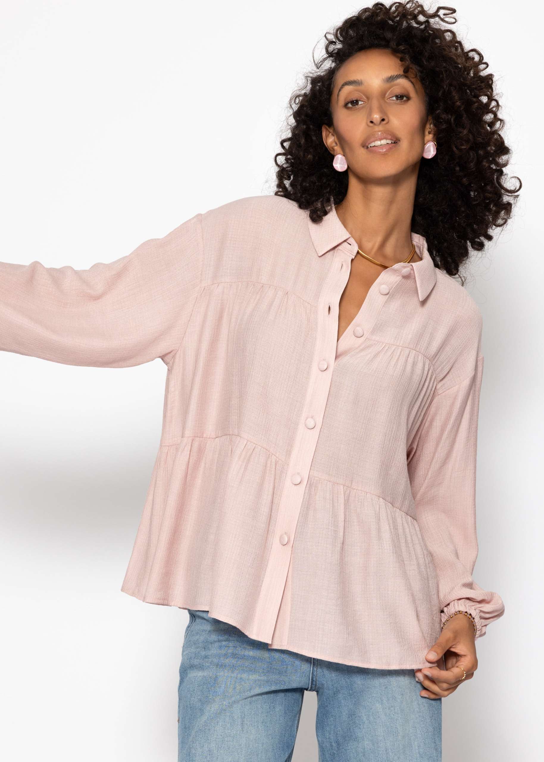 Lightweight blouse with flounces - dusky pink