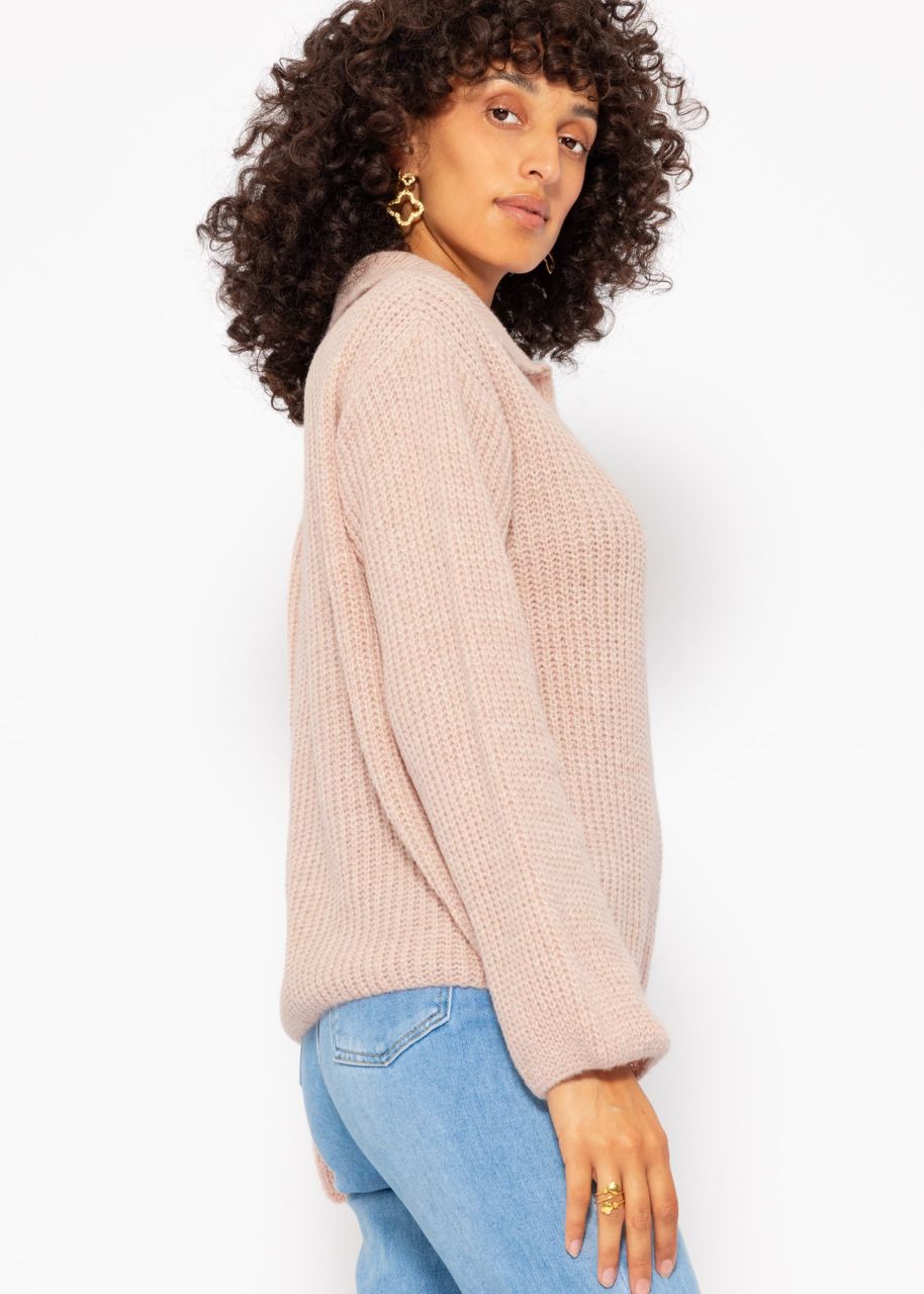 Oversized jumper with V-neck and collar - powder pink