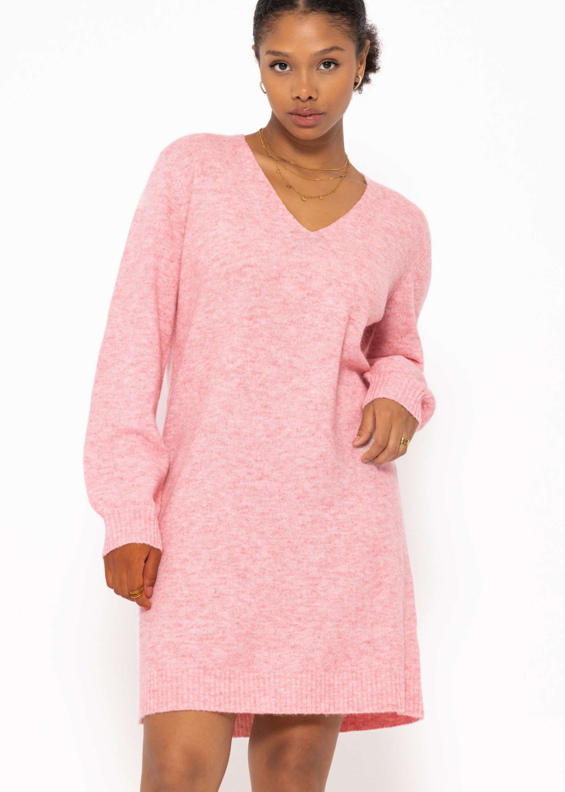 Knitted dress with V-neck - pink