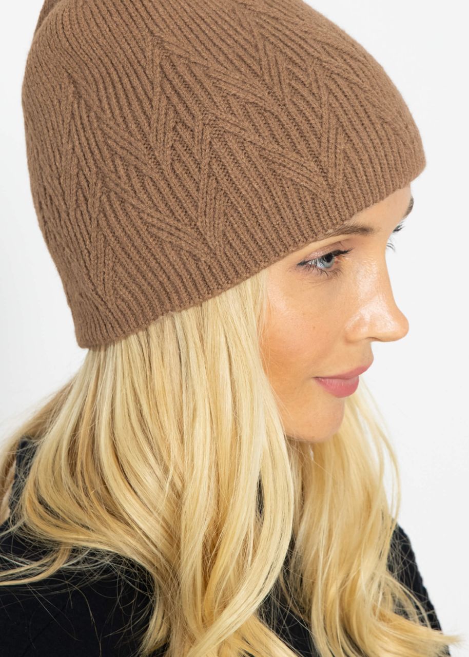 Soft knitted hat - taupe