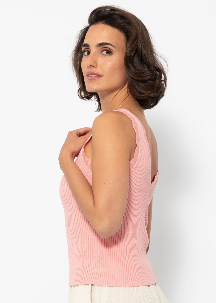 Knitted top with V-neck - pink