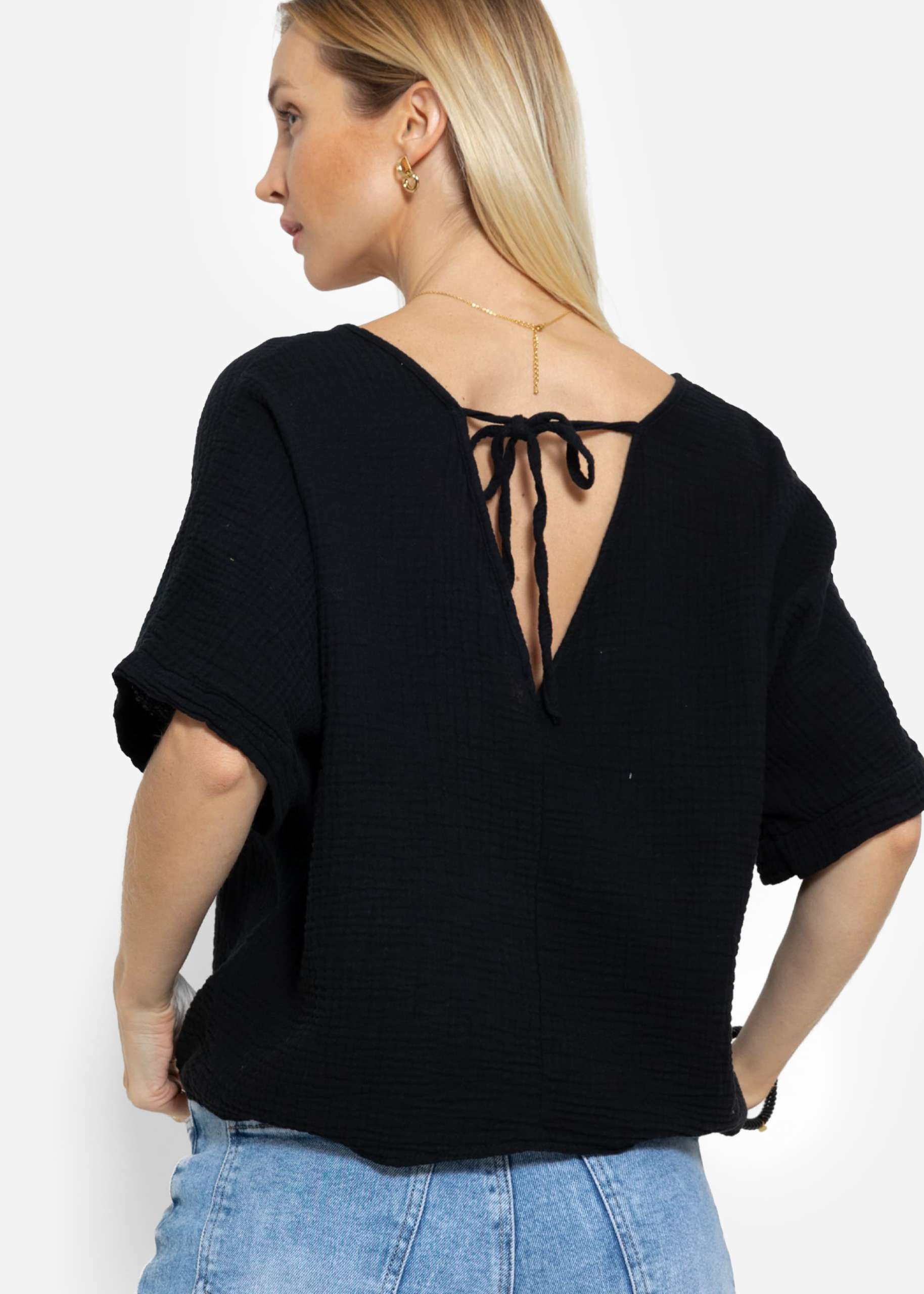 Muslin shirt with V-neck - black