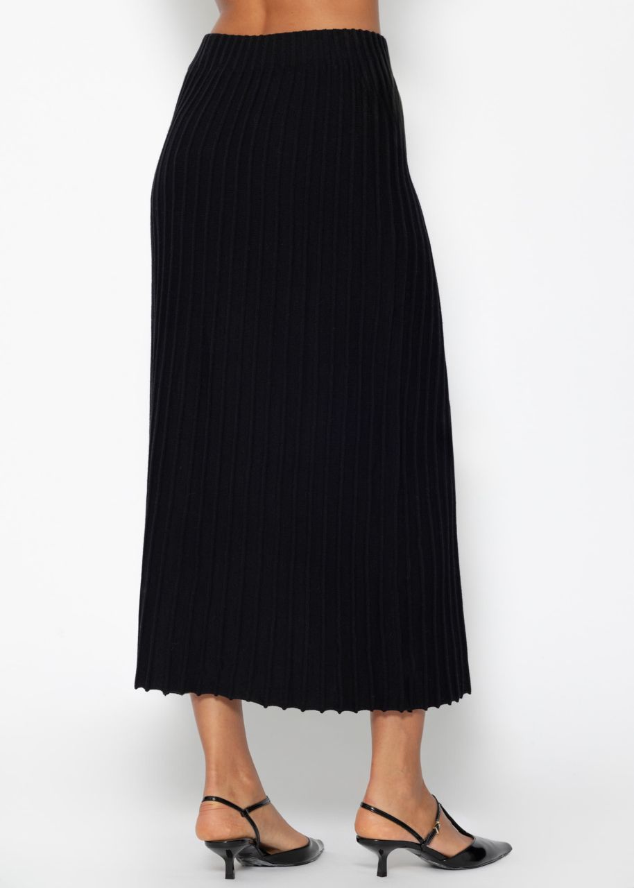 Pleated maxi knit skirt - black