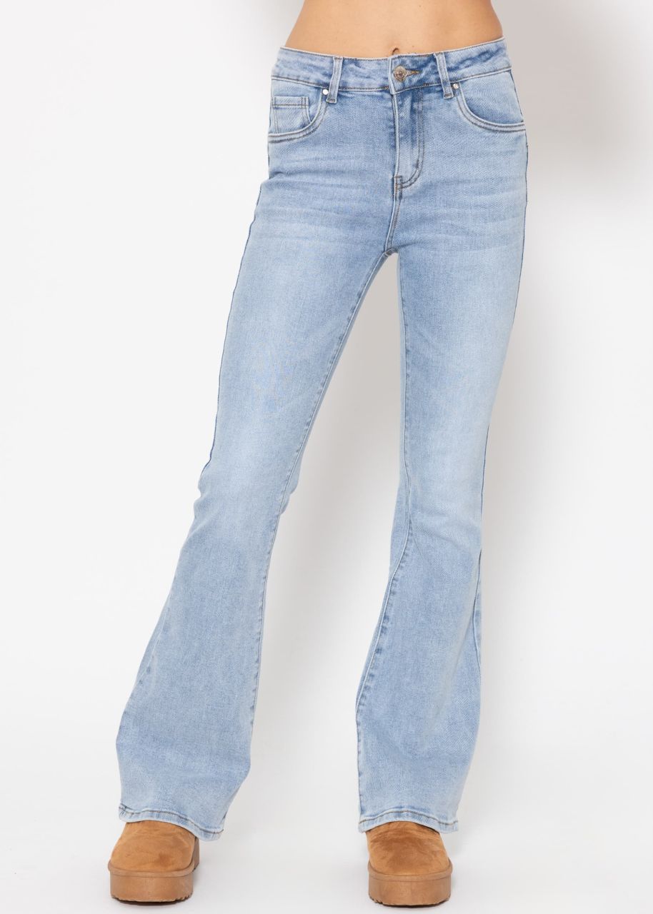 Flared jeans with light wash - light blue