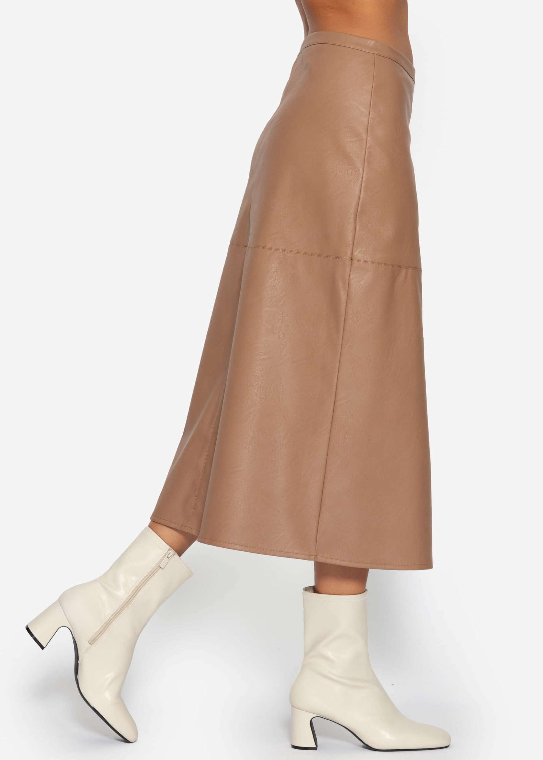 Flared faux leather skirt - camel