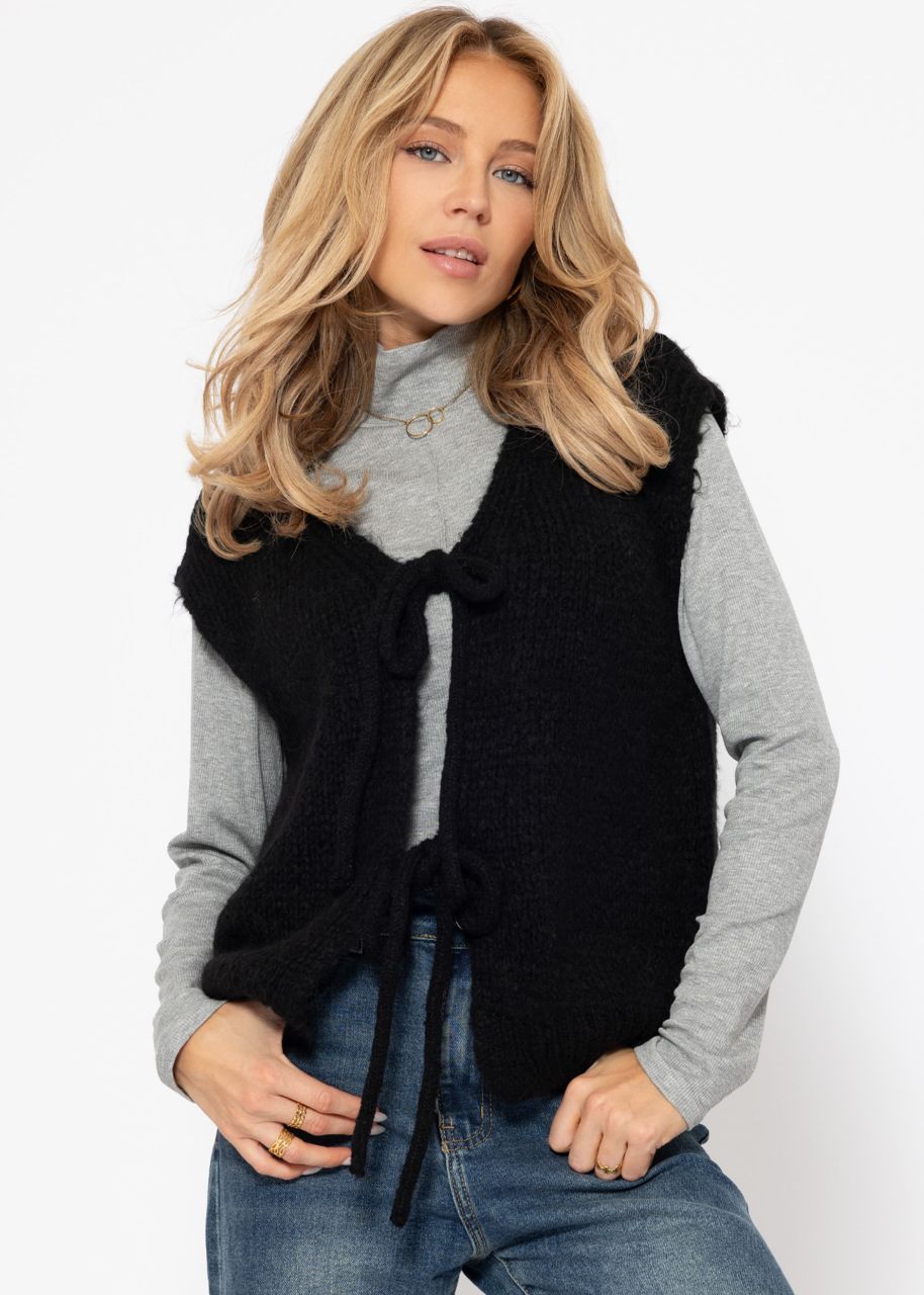 Fluffy, sleeveless knitted waistcoat - black