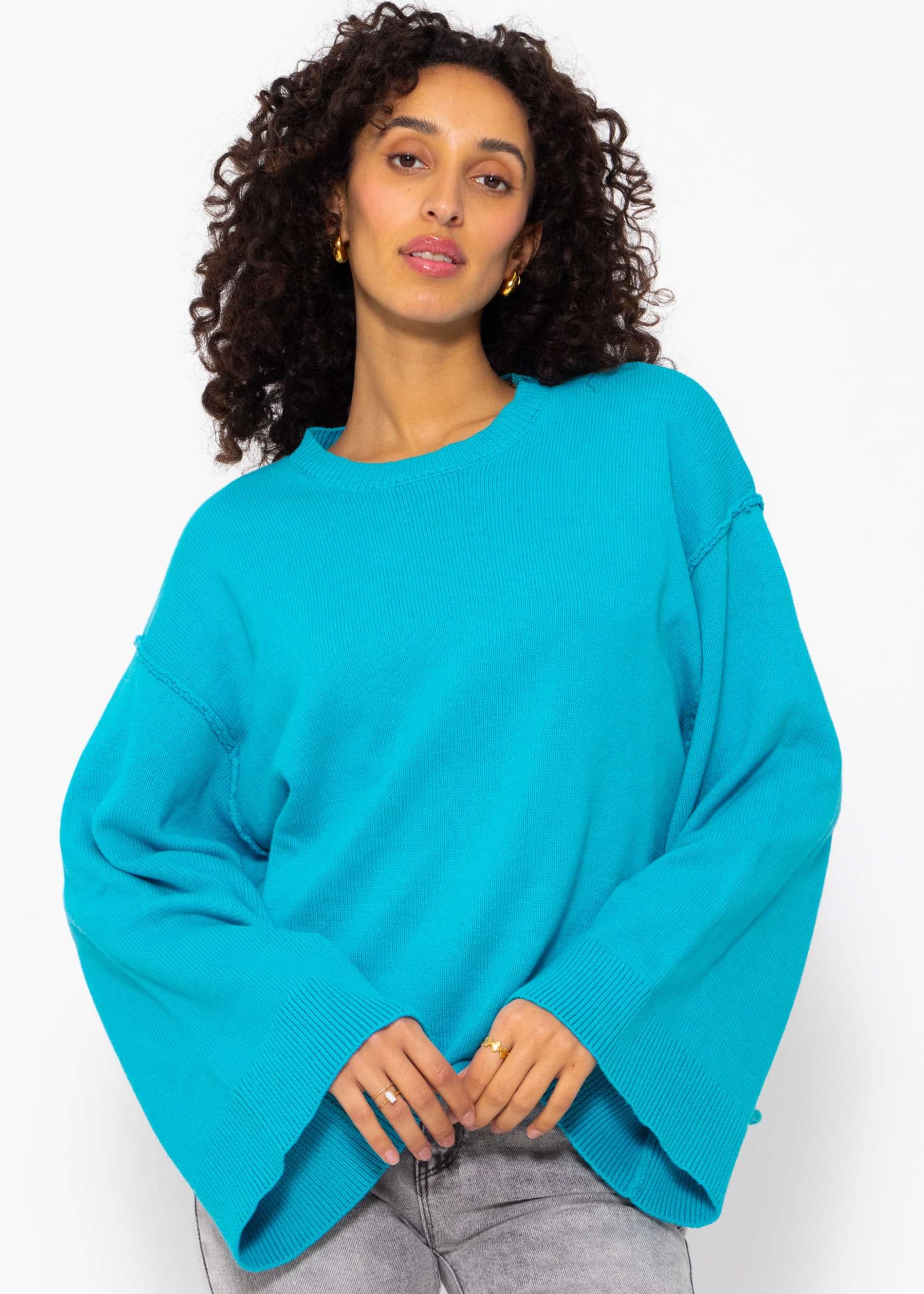 Sweater with wide sleeves - turquoise