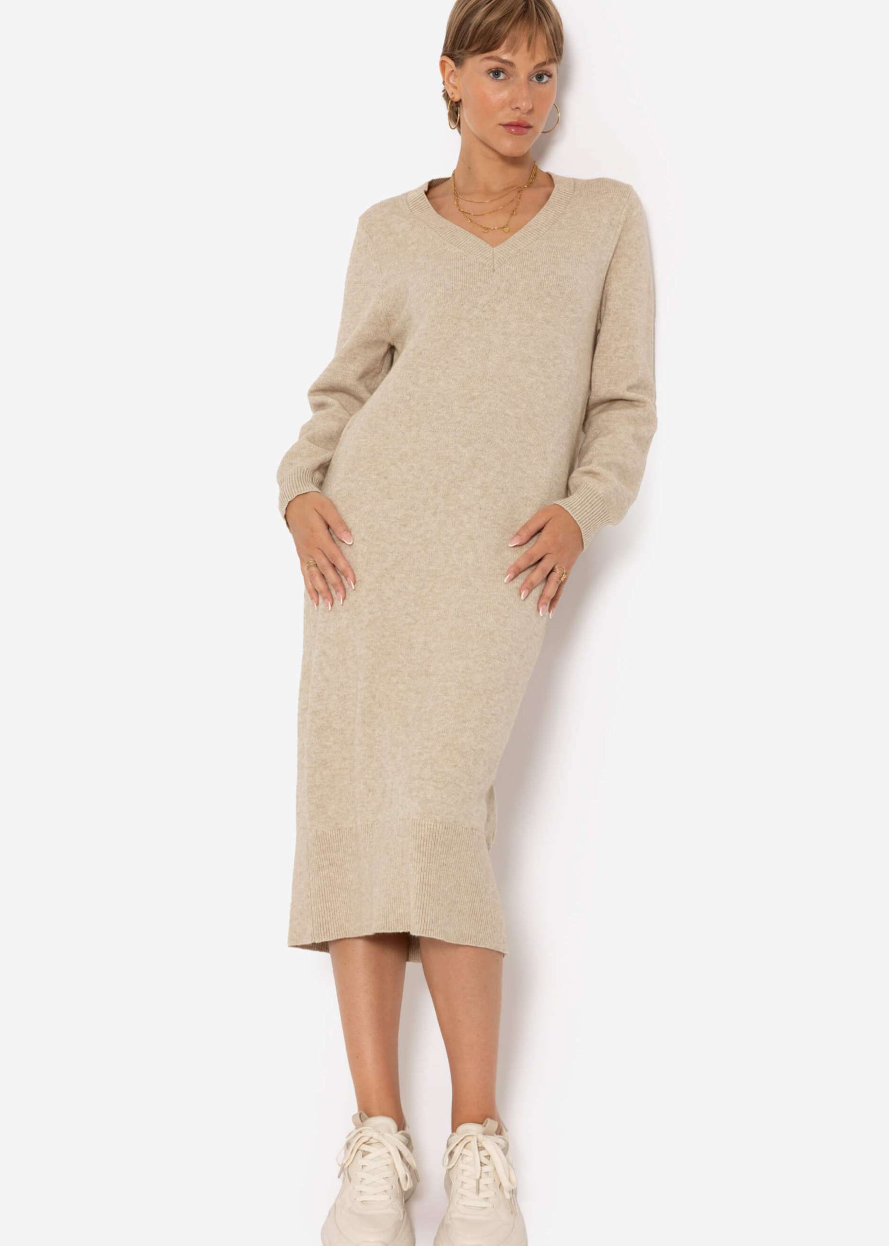 Long knitted dress with V-neck - beige