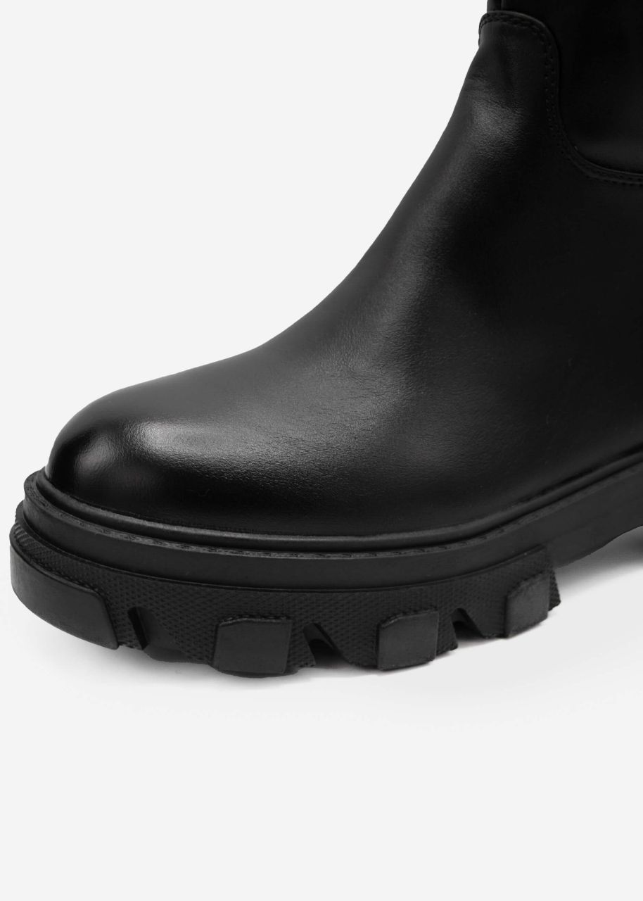 Platform boots with coarse sole, black