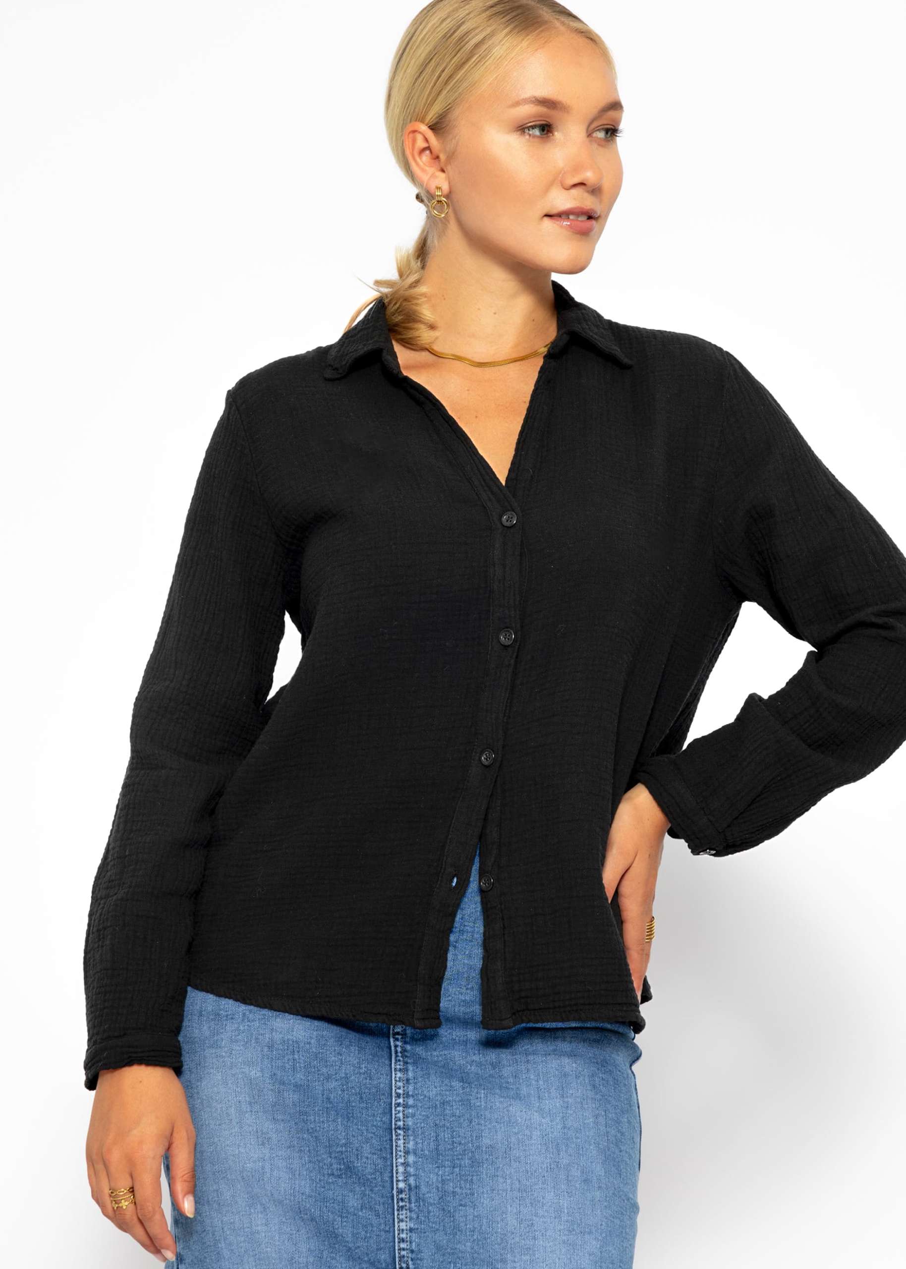 Muslin blouse with V-neck - black