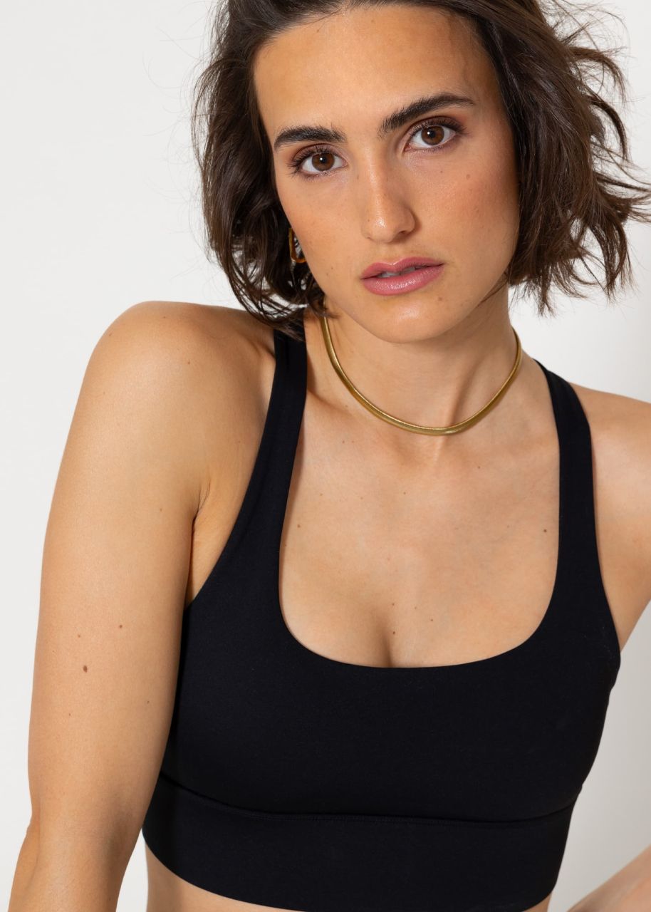 Crop sports bra with cross back - black