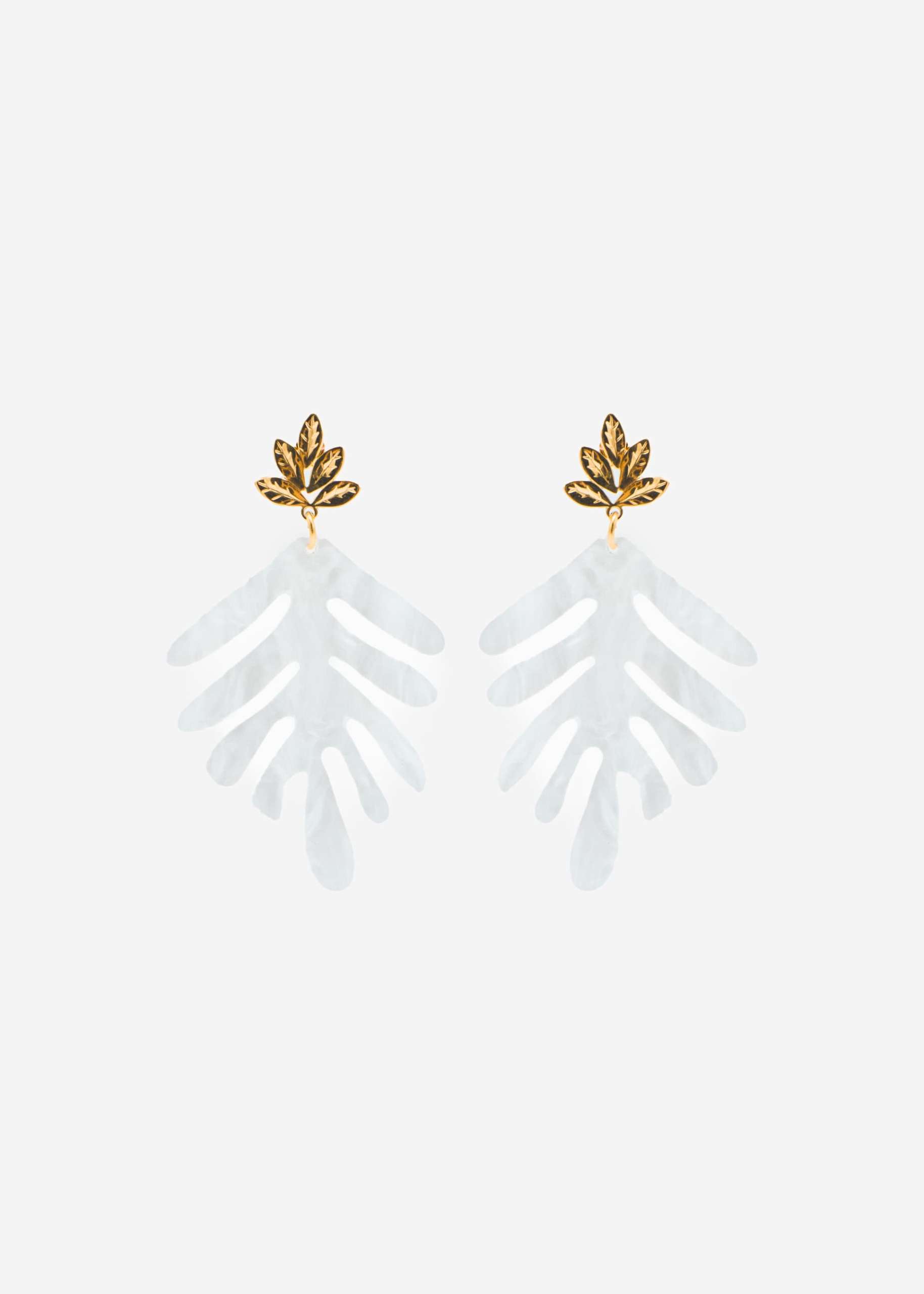 Large leaf stud earrings - white