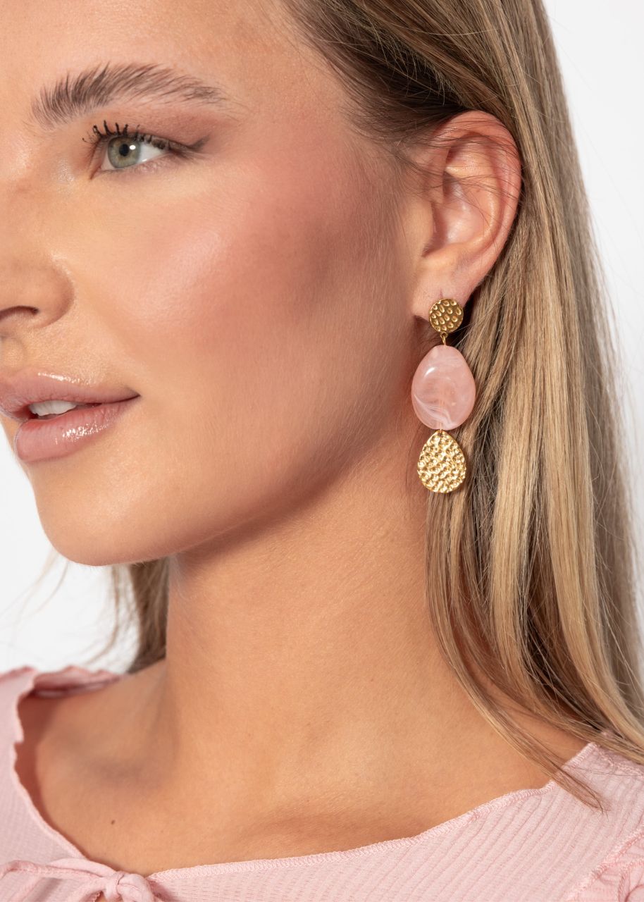 Stud earrings with pink pendant - gold