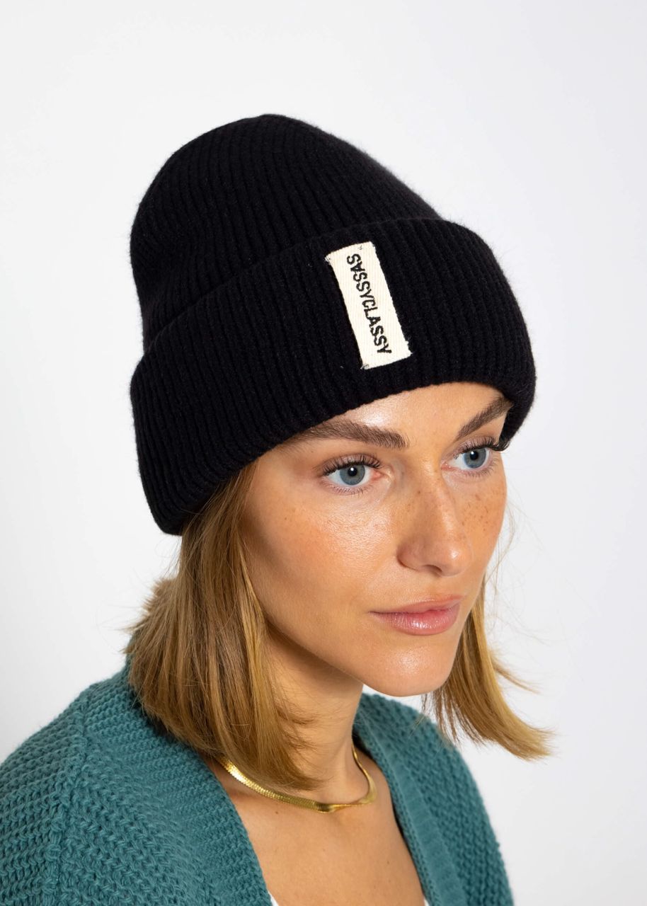 SASSYCLASSY Beanie - black