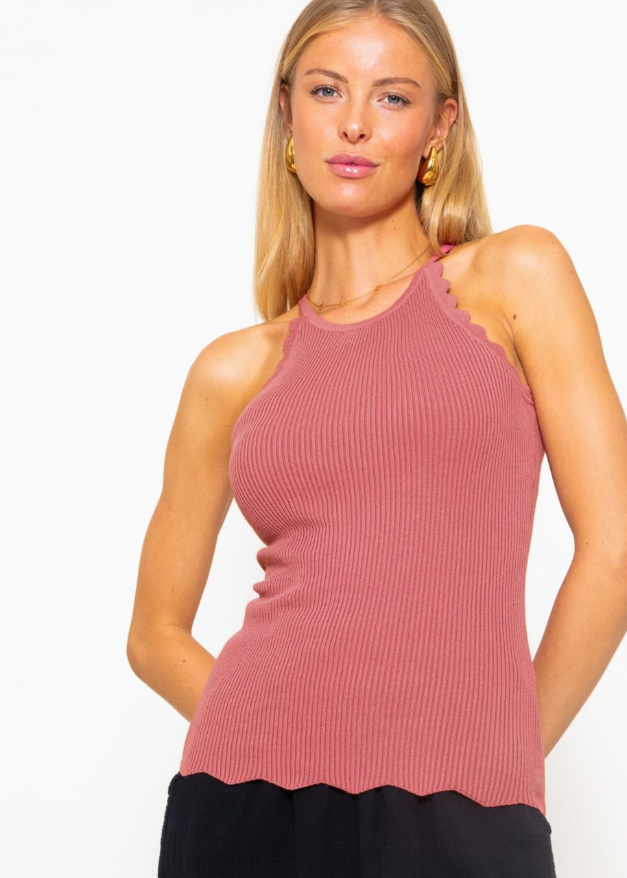 Knit top with scalloped edge, lobster
