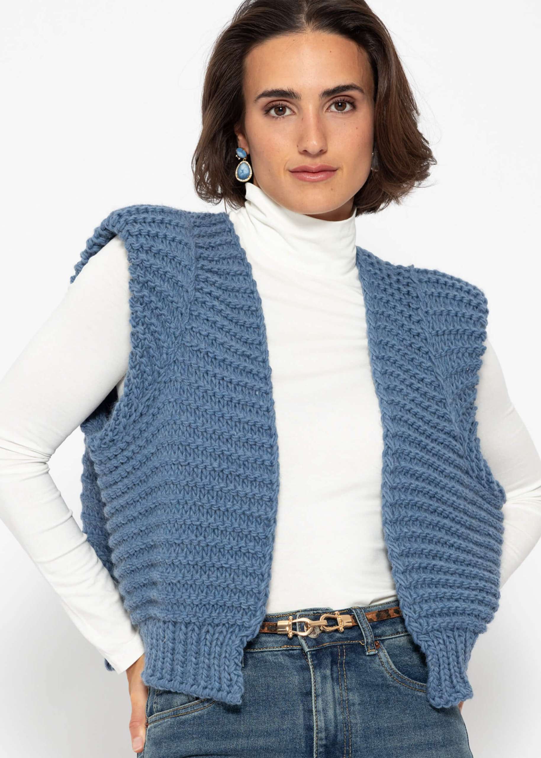 Sleeveless knitted vest with structured shoulders - denim blue