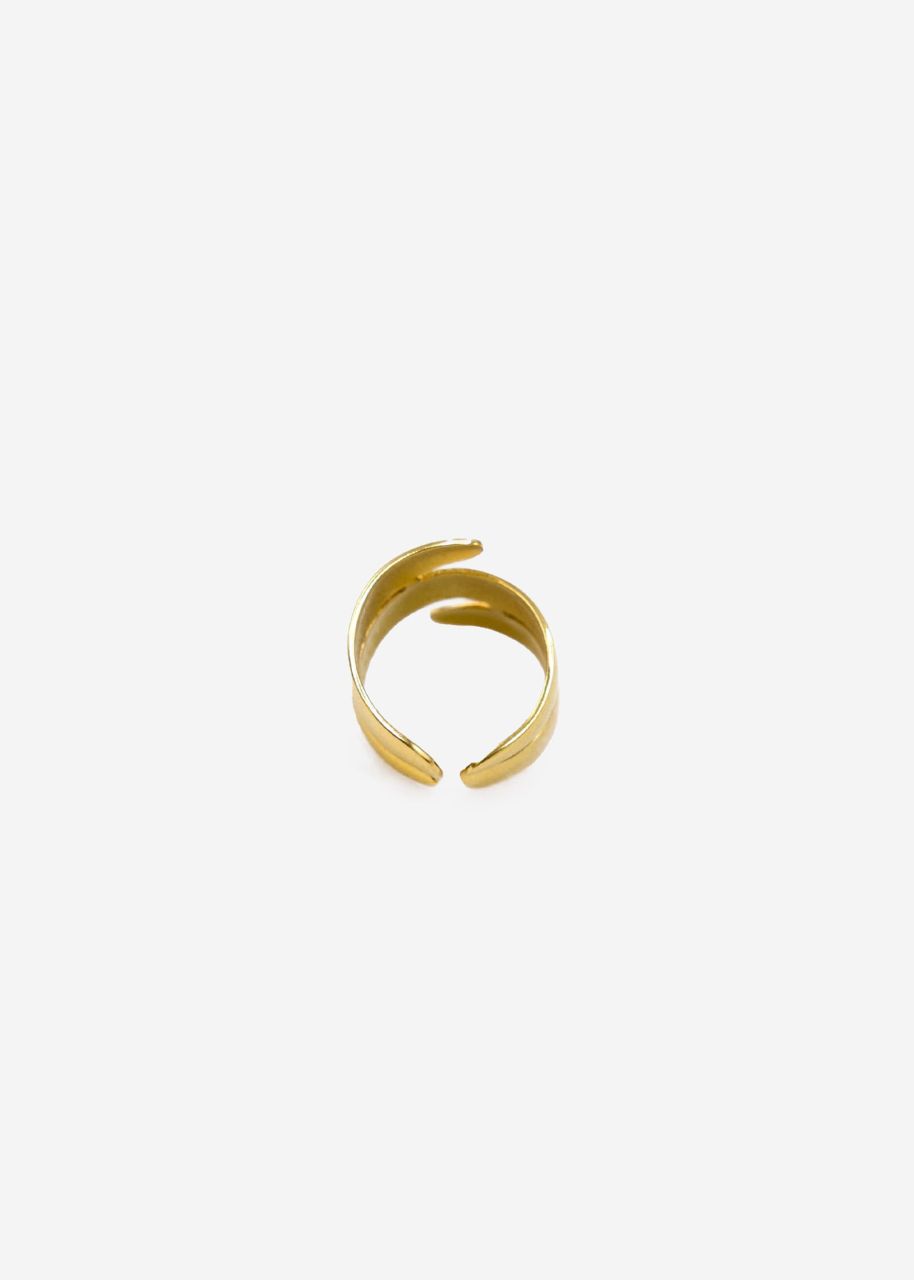 Wide looped ring, gold