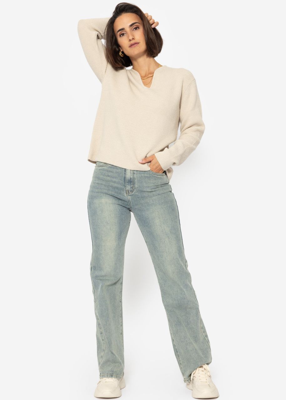 Jumper with accentuated V-neck - beige