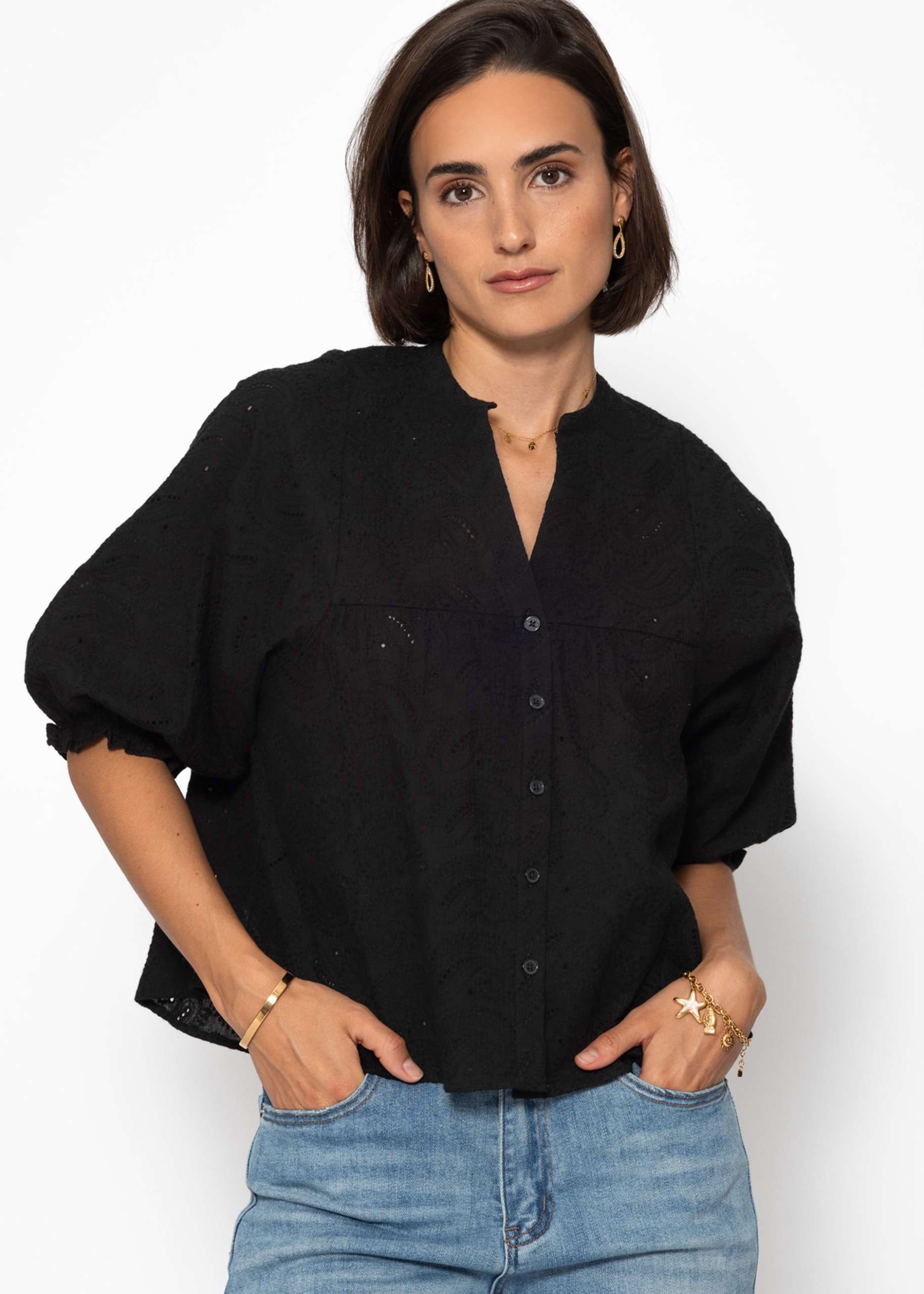 Lace blouse with short balloon sleeves - black