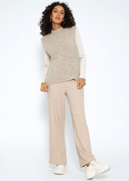 Casual knitted slipover - beige