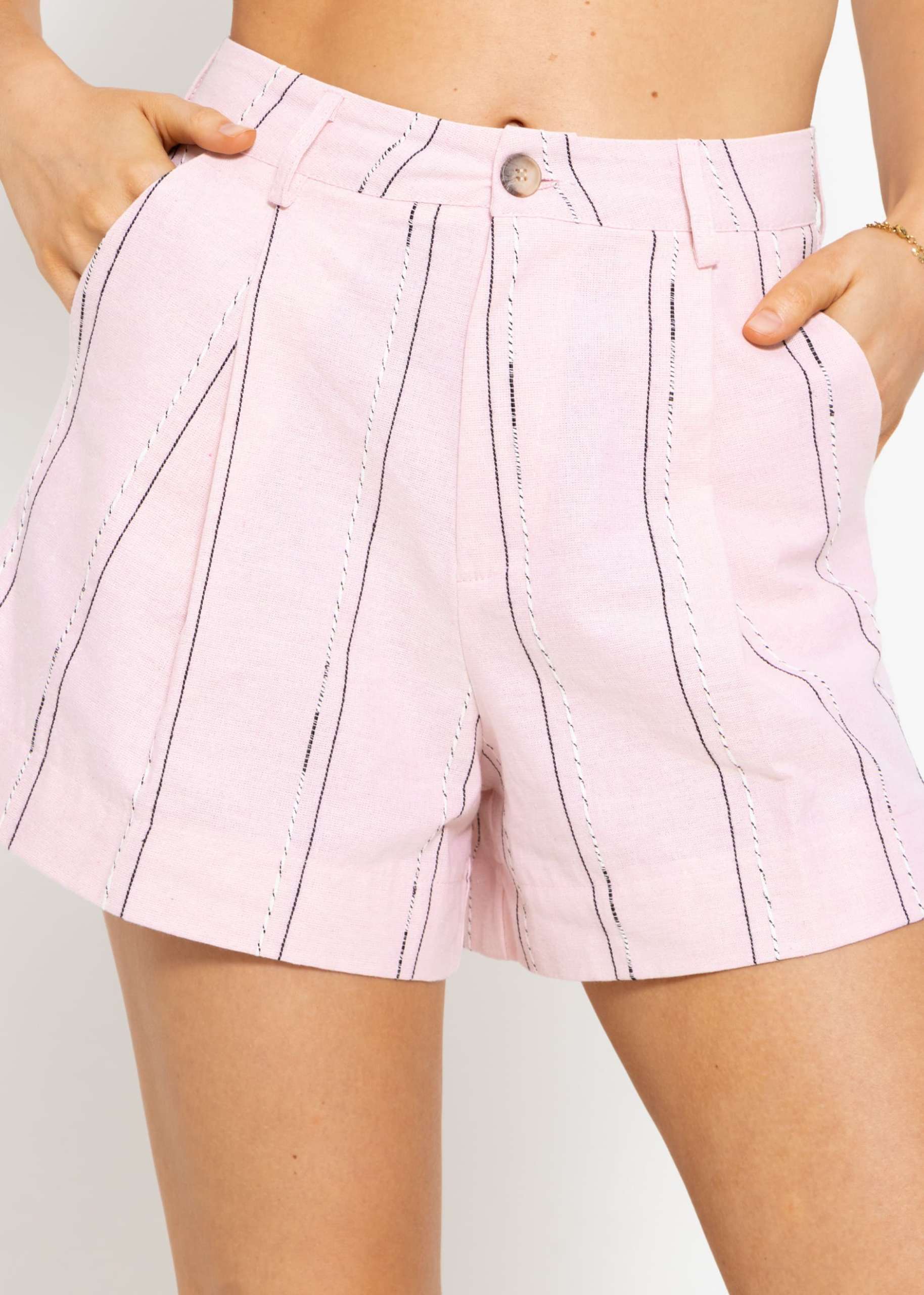 Cotton shorts with stripe pattern - pink