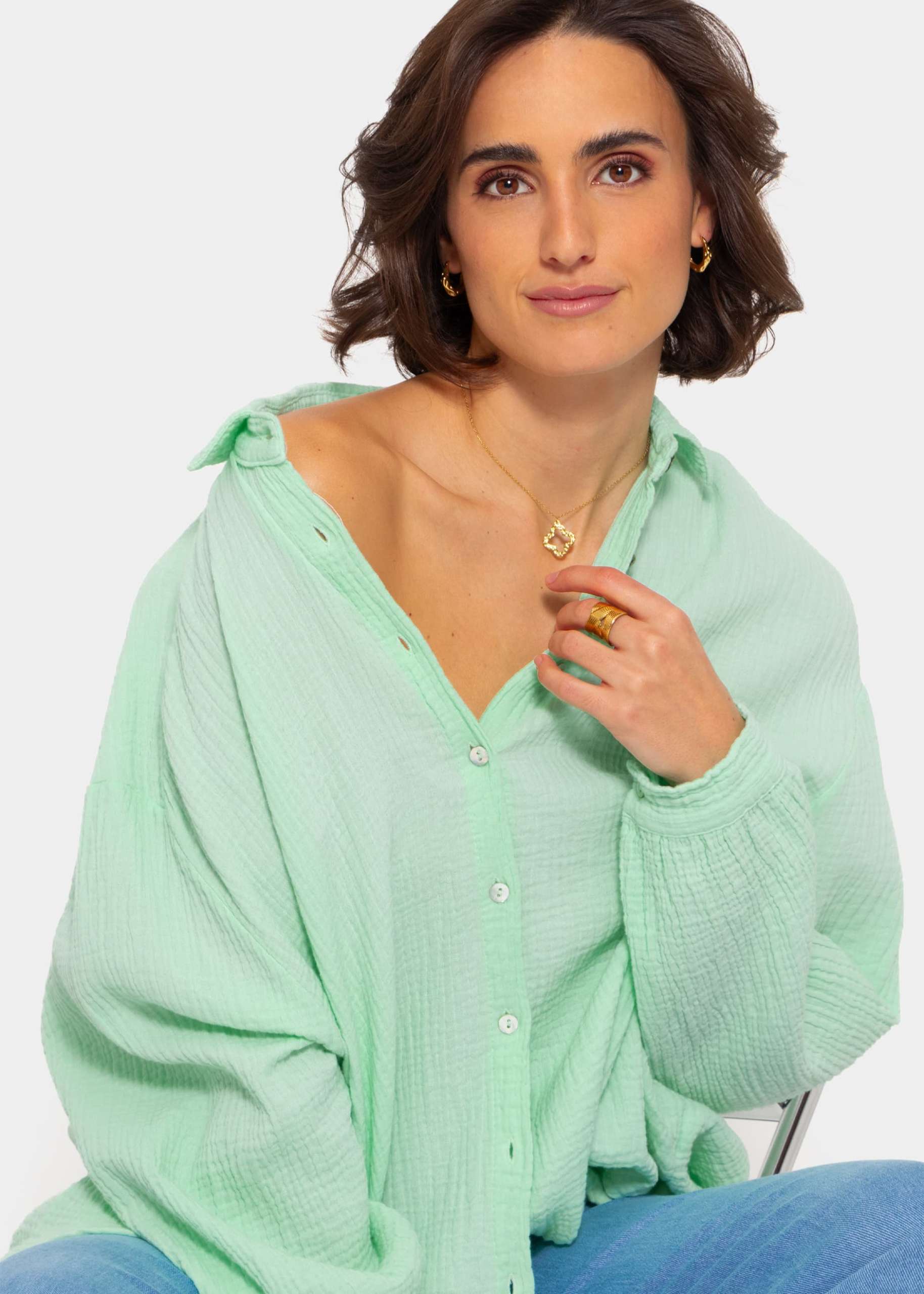 Muslin blouse oversize, short, light green