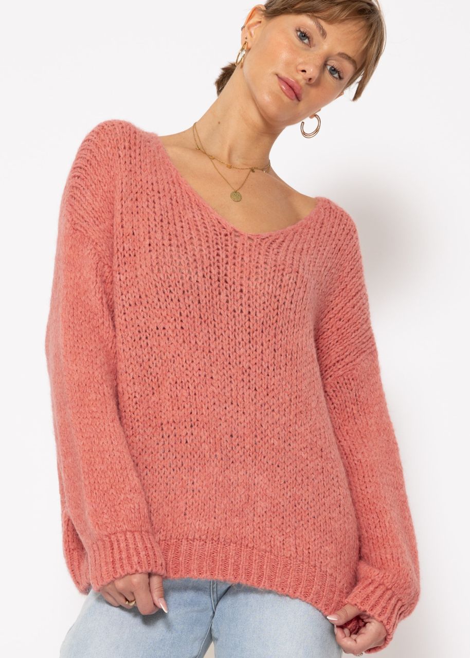 Oversized jumper with V-neck - salmon