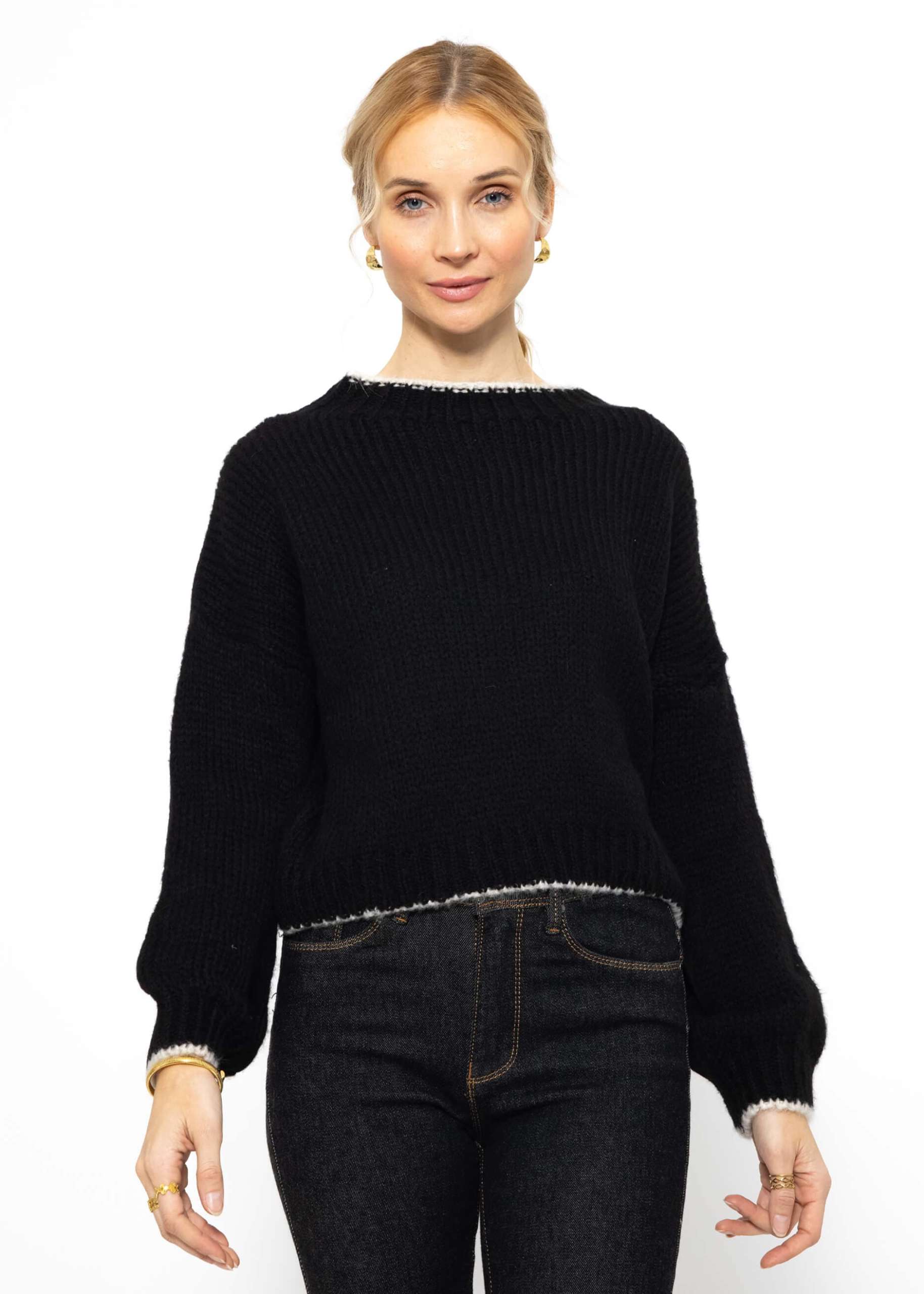 Oversized jumper with bright accents - black