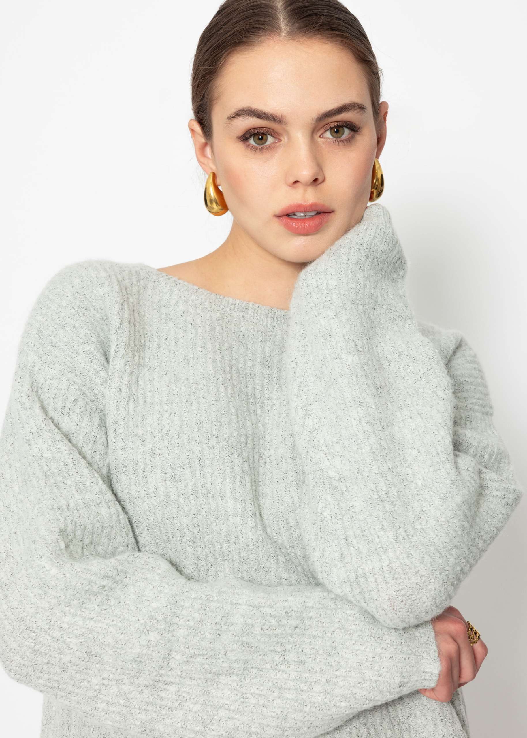 Ribbed jumper with round neckline - grey