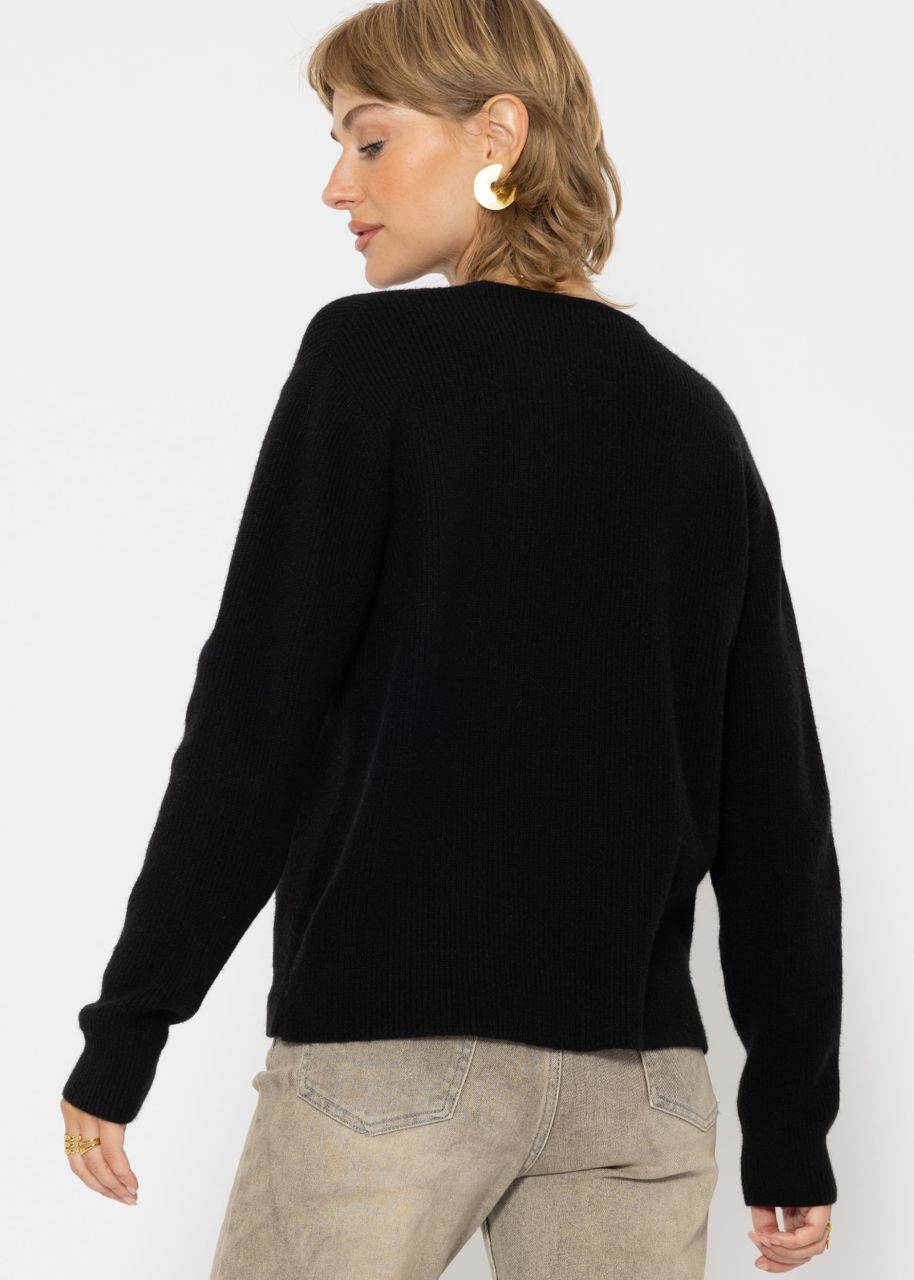 Jumper with accentuated V-neck - black