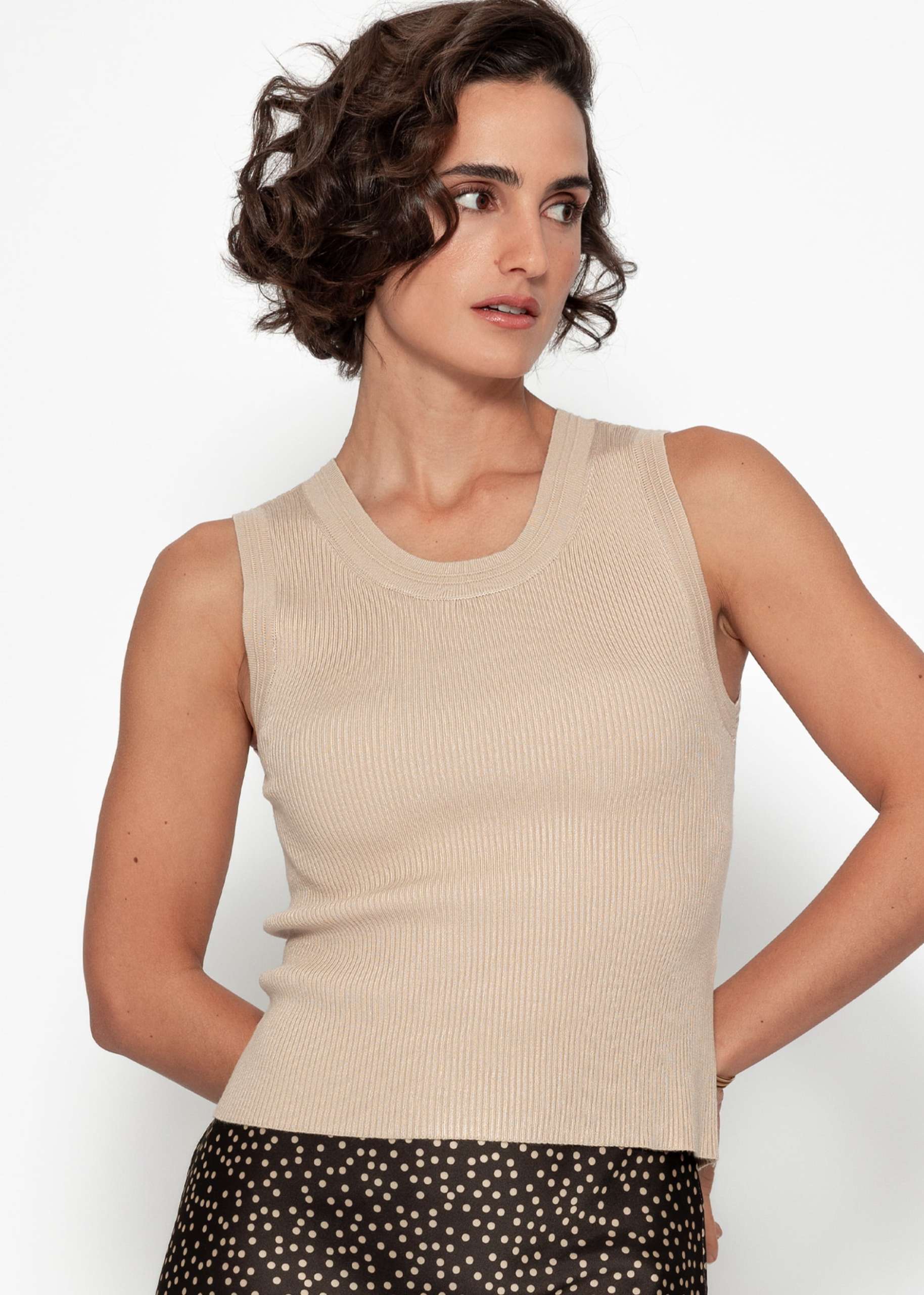 Knitted top - beige