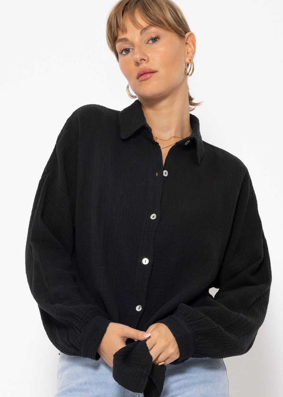 Muslin blouse in regular fit - black