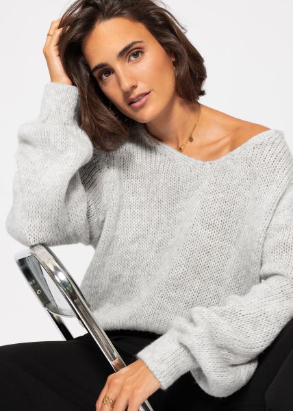 V-neck jumper - light grey