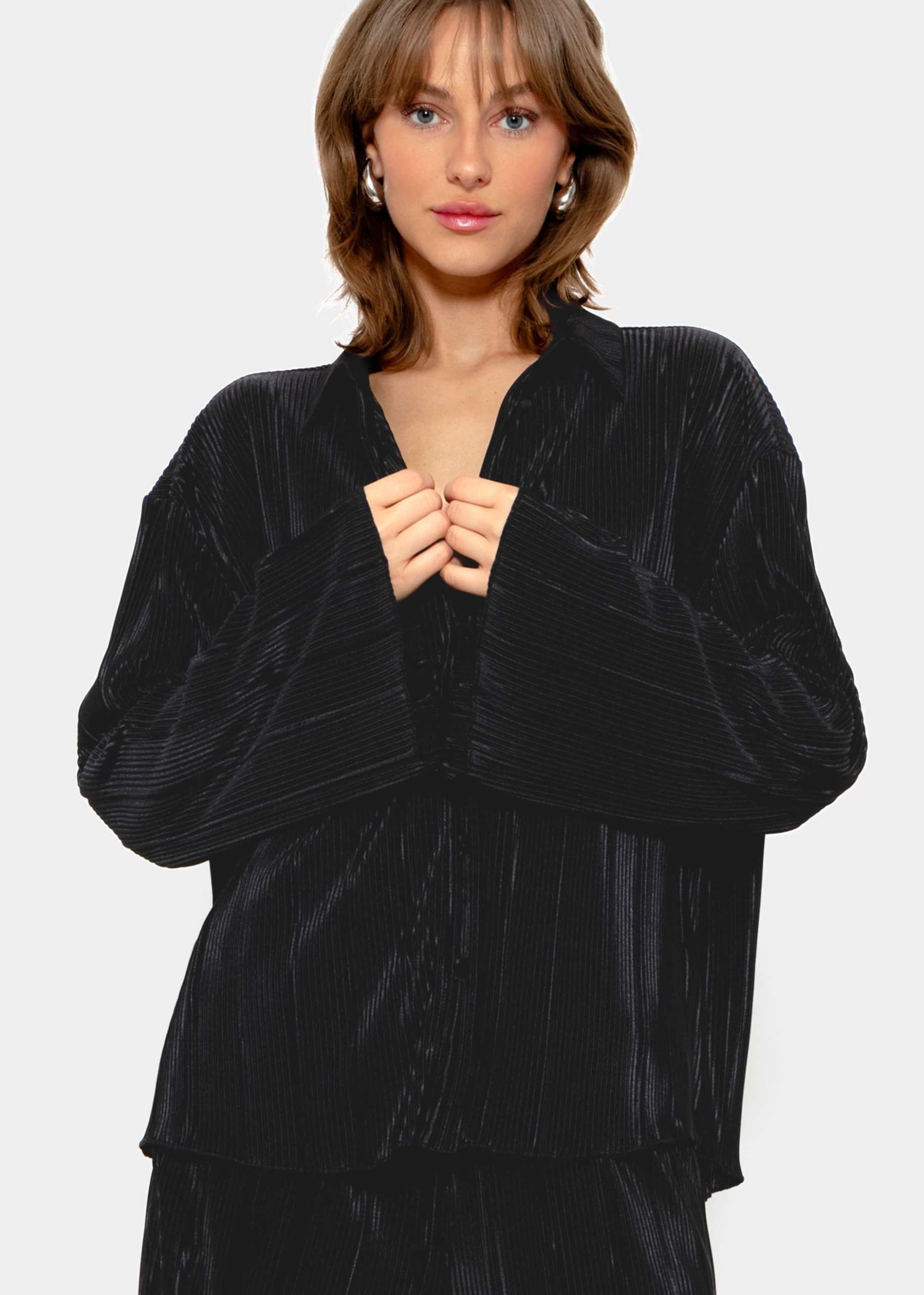 Pleated shirt blouse - black