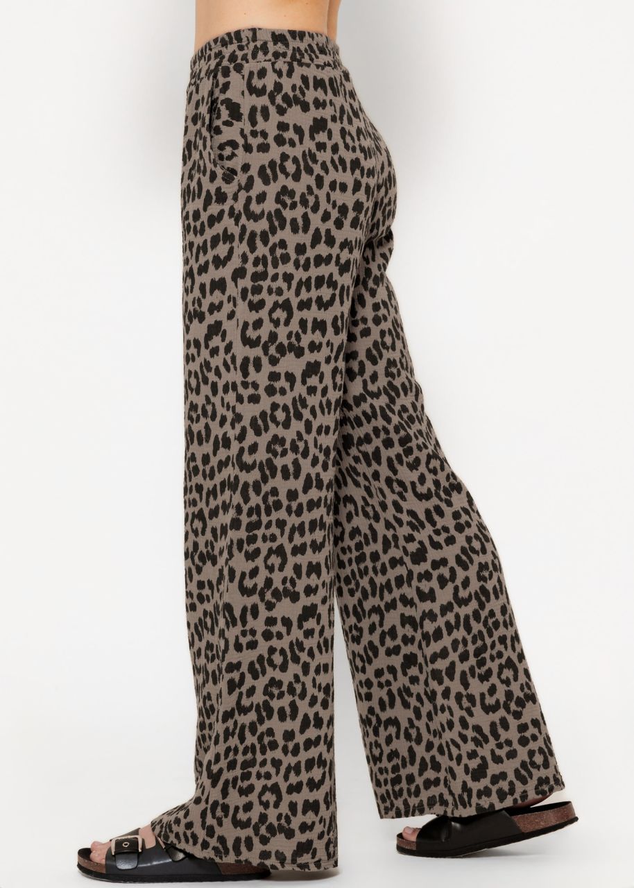 Muslin pants with wide leg in leo print - taupe