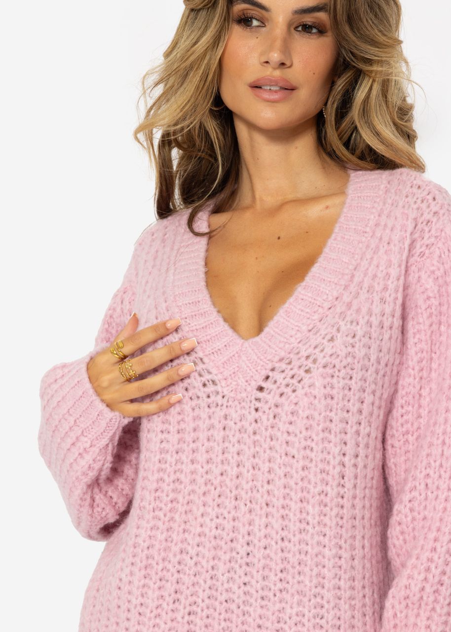 Oversized chunky knit jumper with V-neck - pink