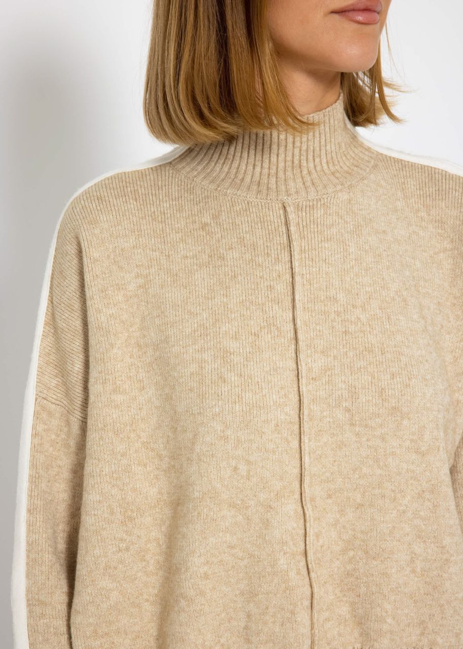 Knitted jumper with light stripes - beige